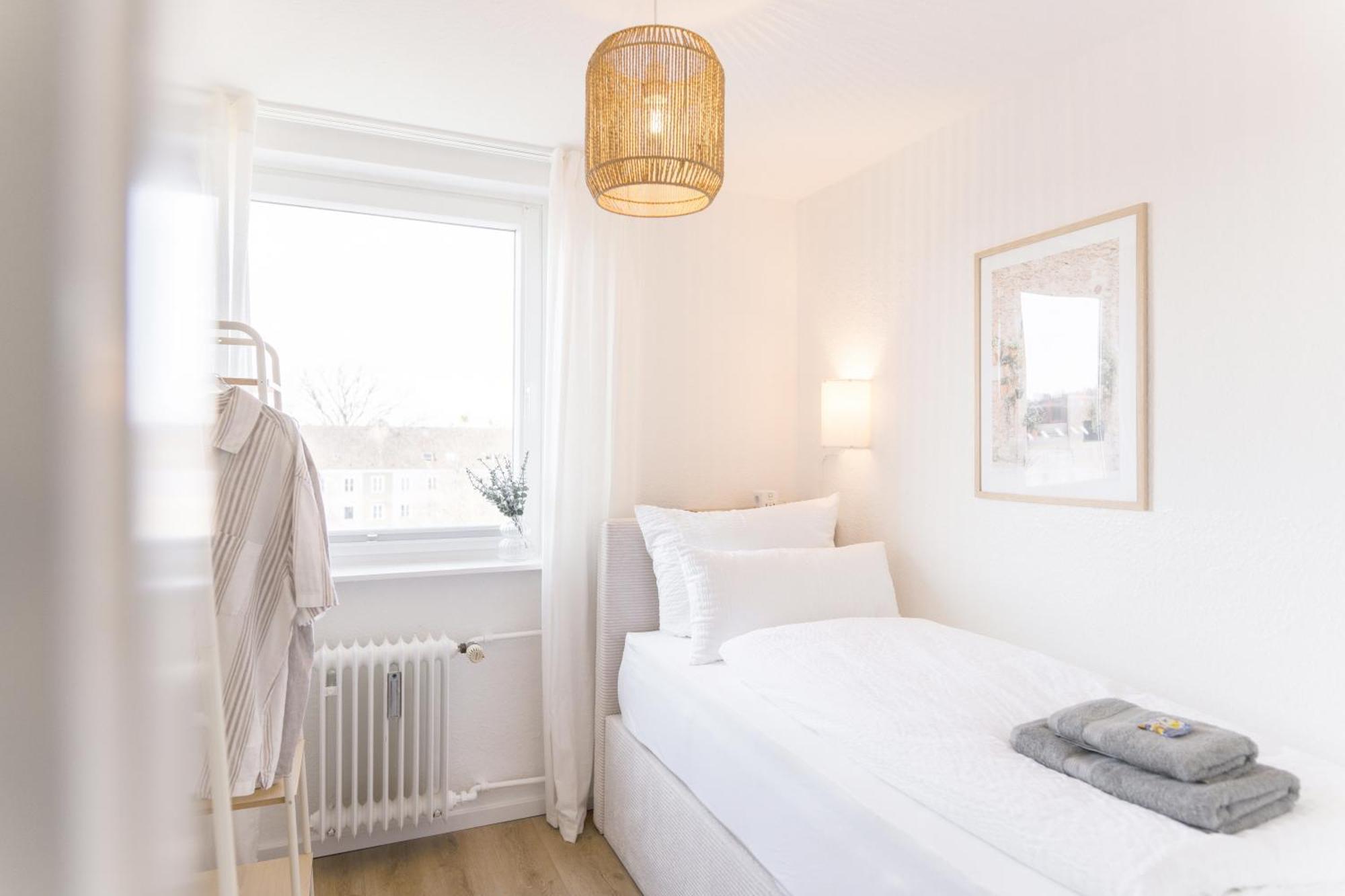 Wolfsburg Innenstadt - Happyhome - Direkt In Der Porschestrasse, 5 Personen & Kind, 3 Zimmer Esterno foto