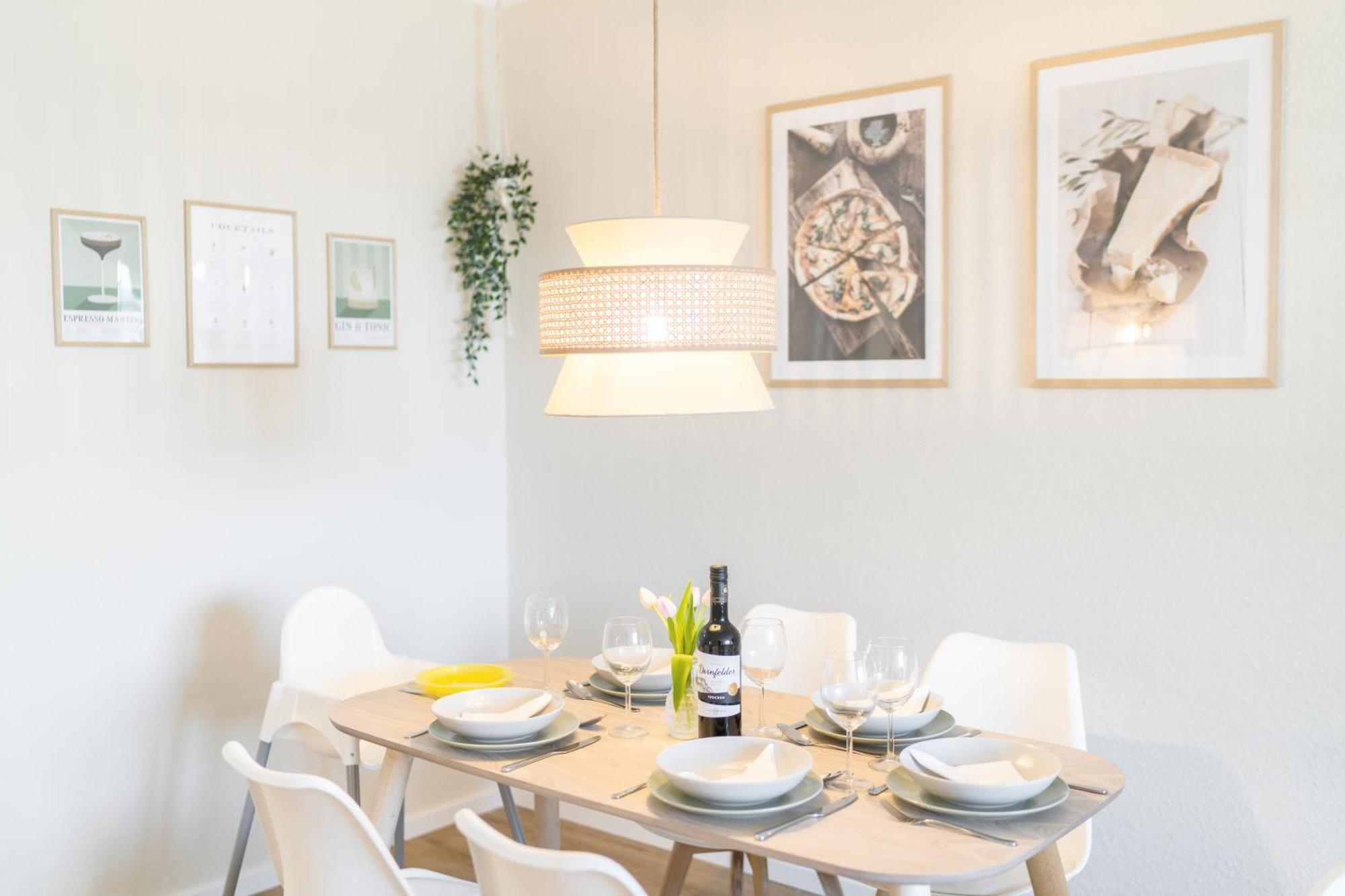 Wolfsburg Innenstadt - Happyhome - Direkt In Der Porschestrasse, 5 Personen & Kind, 3 Zimmer Esterno foto