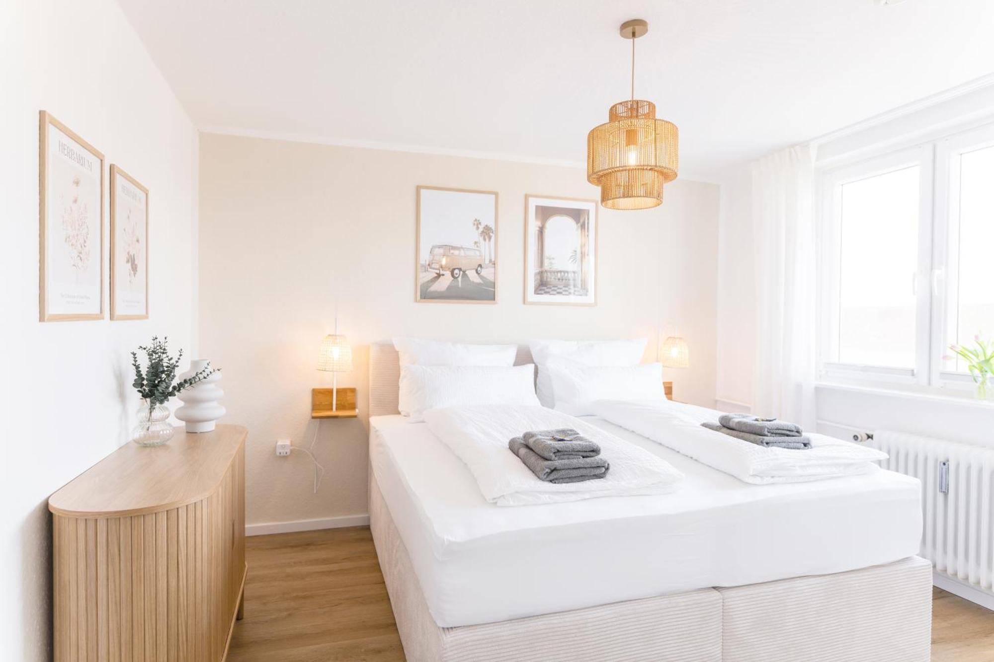 Wolfsburg Innenstadt - Happyhome - Direkt In Der Porschestrasse, 5 Personen & Kind, 3 Zimmer Esterno foto