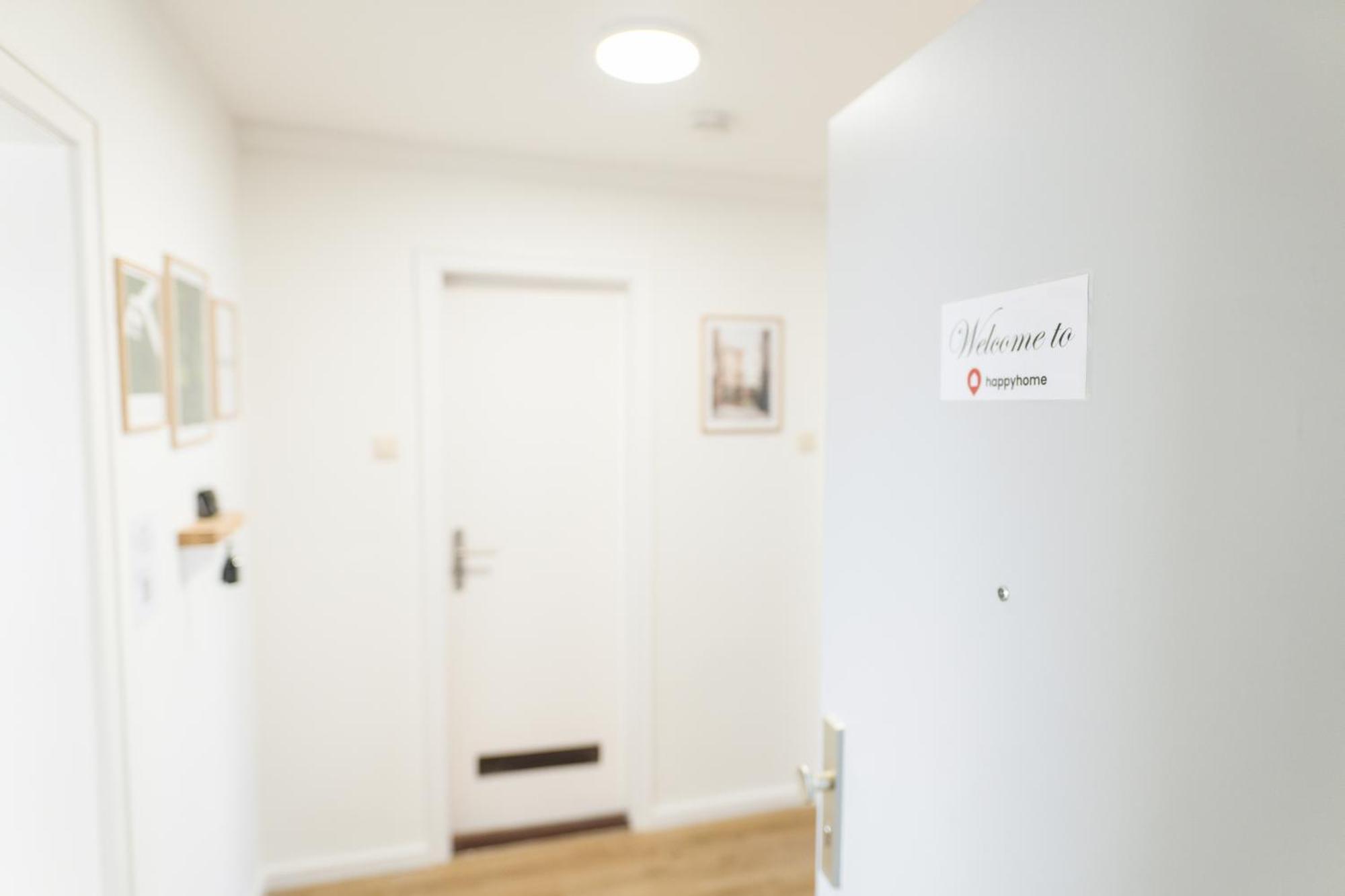 Wolfsburg Innenstadt - Happyhome - Direkt In Der Porschestrasse, 5 Personen & Kind, 3 Zimmer Esterno foto