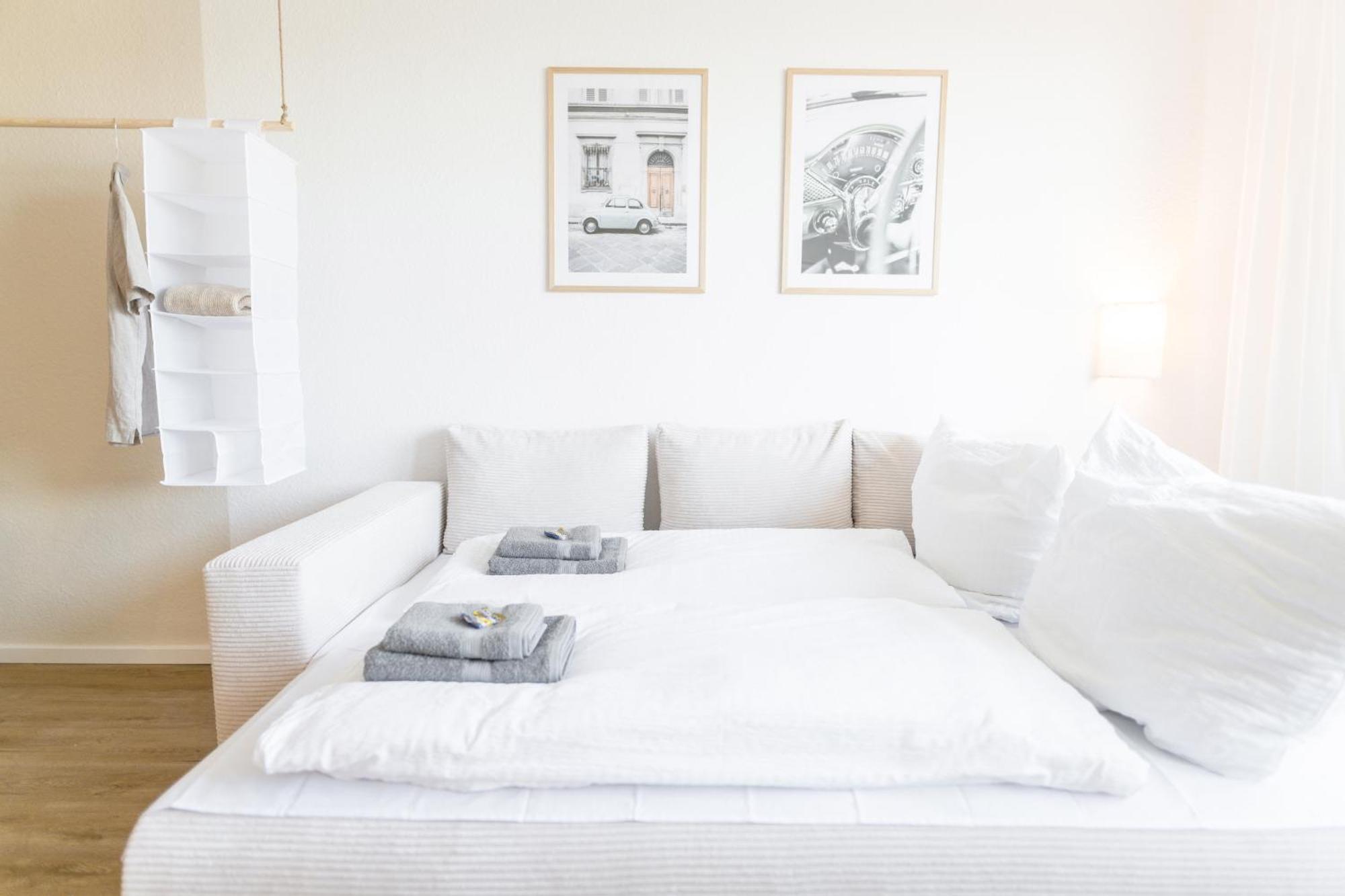 Wolfsburg Innenstadt - Happyhome - Direkt In Der Porschestrasse, 5 Personen & Kind, 3 Zimmer Esterno foto