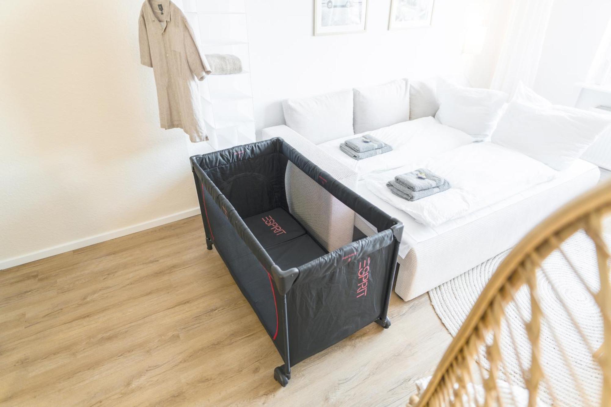 Wolfsburg Innenstadt - Happyhome - Direkt In Der Porschestrasse, 5 Personen & Kind, 3 Zimmer Esterno foto